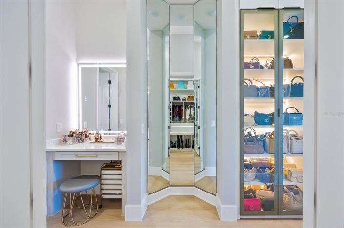 Image No.14-6 Bed House for sale