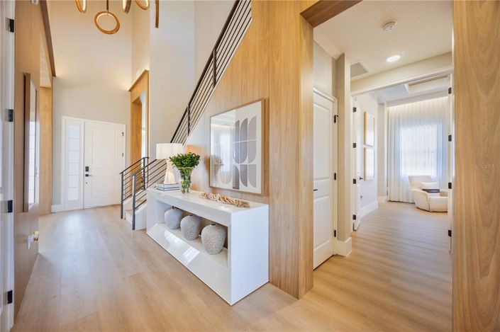 Image No.2-6 Bed House for sale