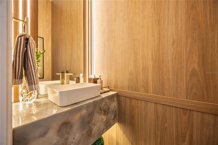 Image No.25-6 Bed House for sale