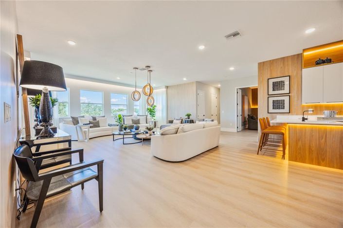 Image No.29-6 Bed House for sale