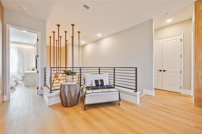 Image No.30-6 Bed House for sale