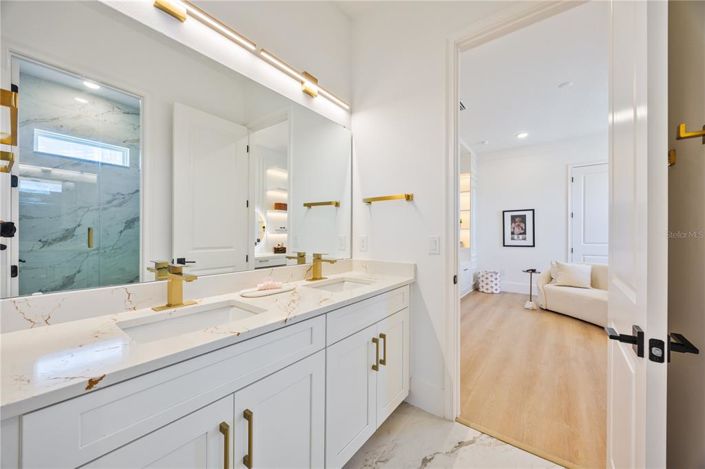 Image No.35-6 Bed House for sale