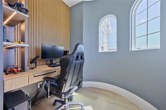 Image No.40-6 Bed House for sale