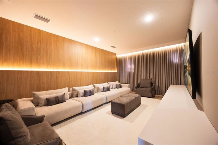 Image No.44-6 Bed House for sale