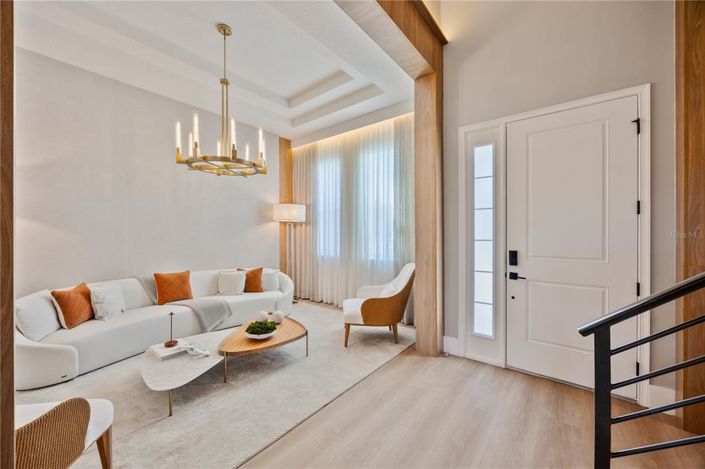 Image No.6-6 Bed House for sale