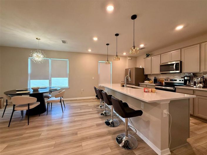 Image No.2-5 Bed House for sale