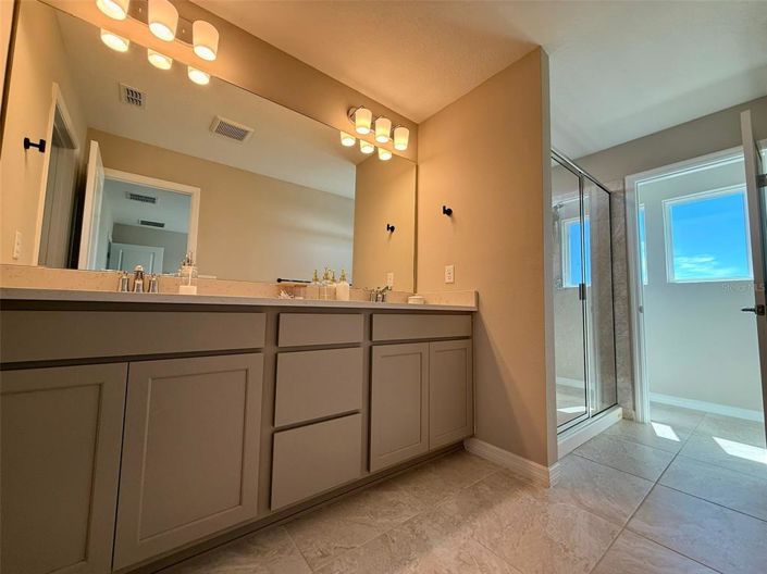 Image No.28-5 Bed House for sale