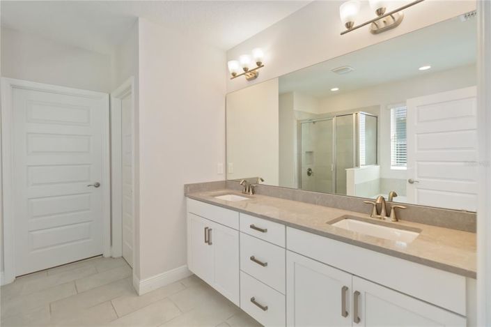 Image No.43-4 Bed House for sale