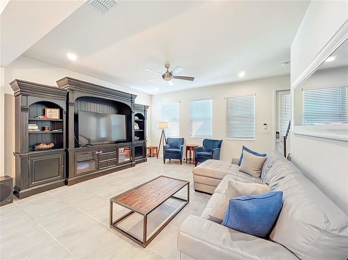 Image No.15-4 Bed Townhouse for sale