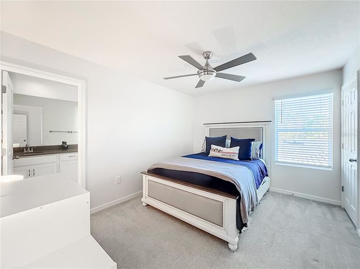 Image No.27-4 Bed Townhouse for sale