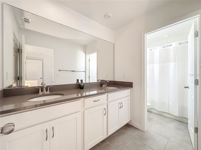 Image No.29-4 Bed Townhouse for sale