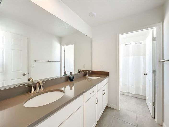 Image No.30-4 Bed Townhouse for sale