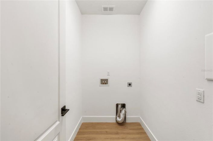 Image No.36-4 Bed House for sale