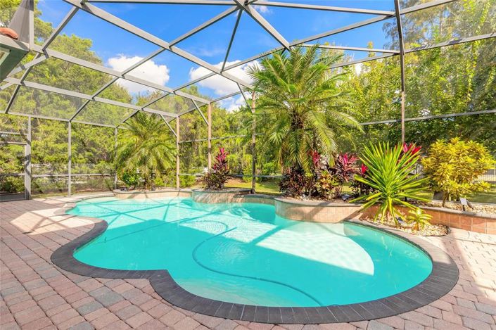 Image No.19-5 Bed House for sale