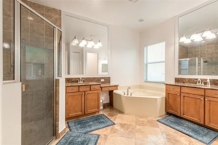 Image No.26-5 Bed House for sale