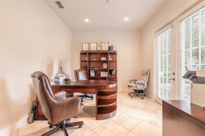 Image No.5-5 Bed House for sale