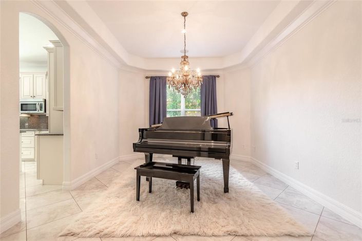 Image No.6-5 Bed House for sale