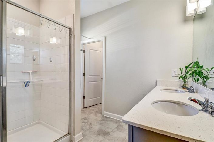 Image No.16-4 Bed House for sale