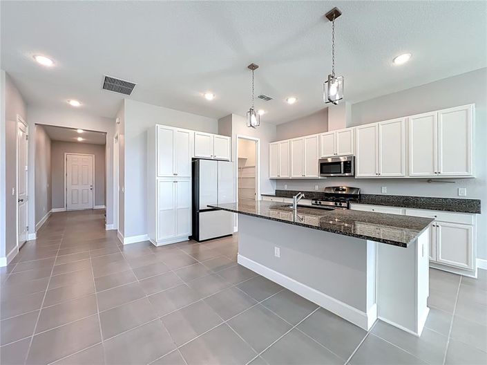 Image No.6-5 Bed House for sale