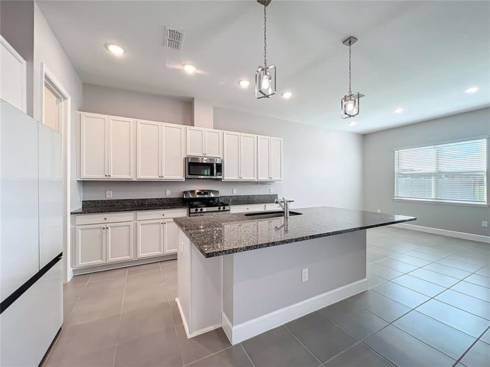 Image No.7-5 Bed House for sale