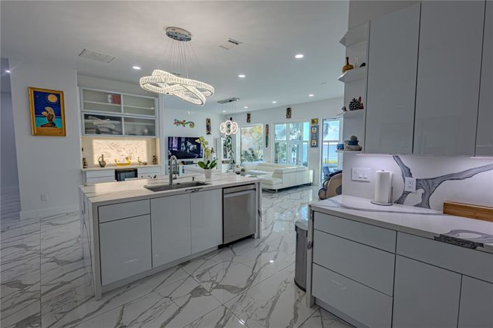 Image No.14-4 Bed House for sale