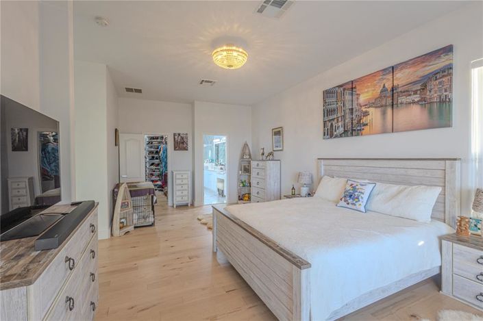 Image No.24-4 Bed House for sale