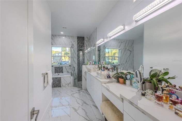 Image No.26-4 Bed House for sale