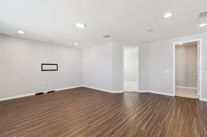 Image No.18-5 Bed House for sale