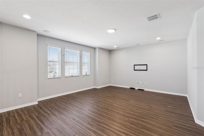 Image No.19-5 Bed House for sale