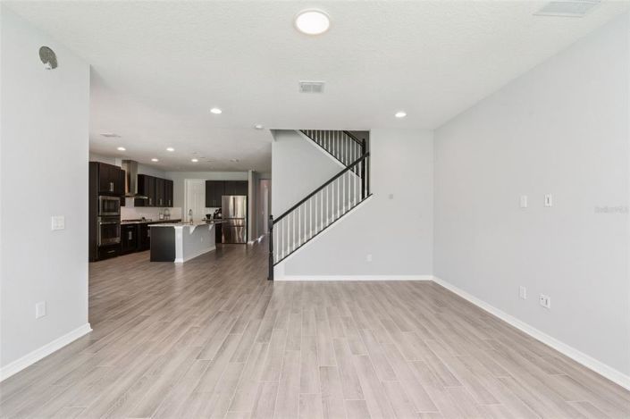 Image No.6-5 Bed House for sale