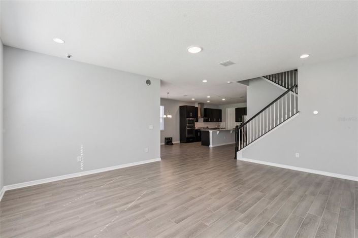 Image No.7-5 Bed House for sale