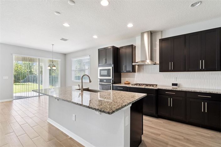 Image No.9-5 Bed House for sale