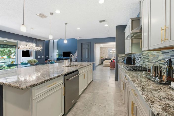 Image No.11-5 Bed House for sale