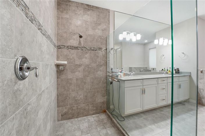 Image No.24-5 Bed House for sale