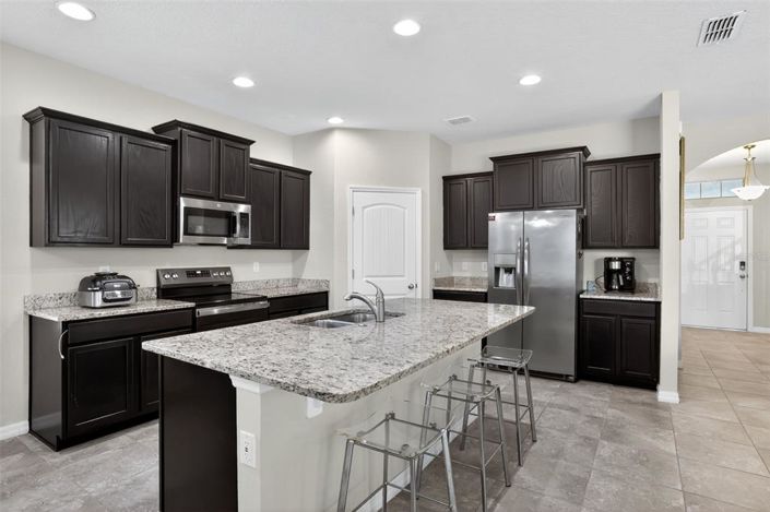 Image No.10-4 Bed House for sale