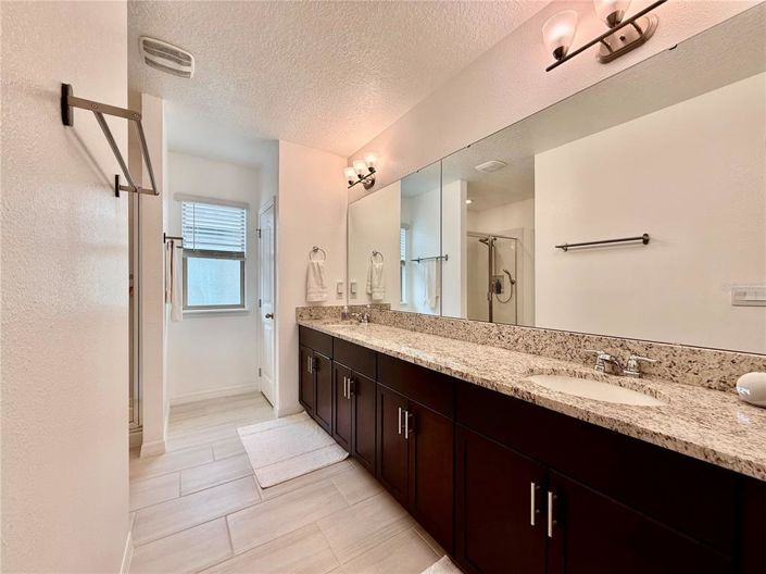 Image No.25-4 Bed House for sale