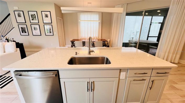 Image No.25-4 Bed House for sale