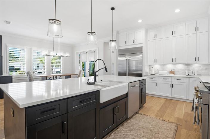 Image No.13-6 Bed House for sale