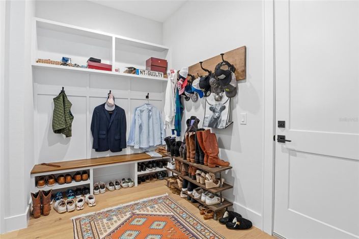 Image No.25-6 Bed House for sale