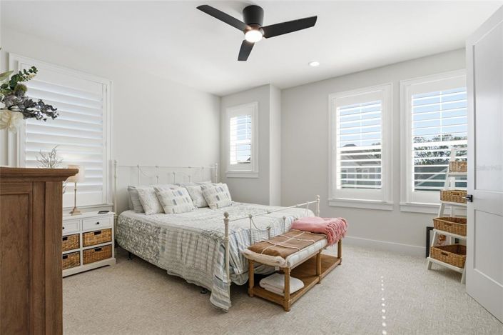 Image No.35-6 Bed House for sale