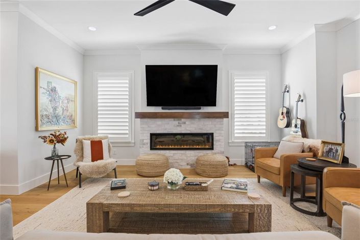 Image No.7-6 Bed House for sale