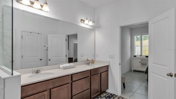 Image No.15-4 Bed House for sale