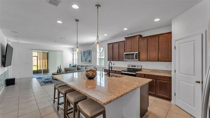 Image No.3-4 Bed House for sale