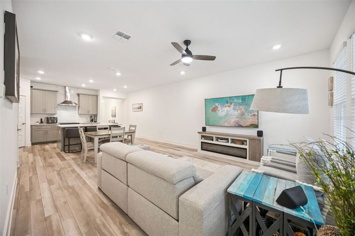 Image No.11-3 Bed Townhouse for sale