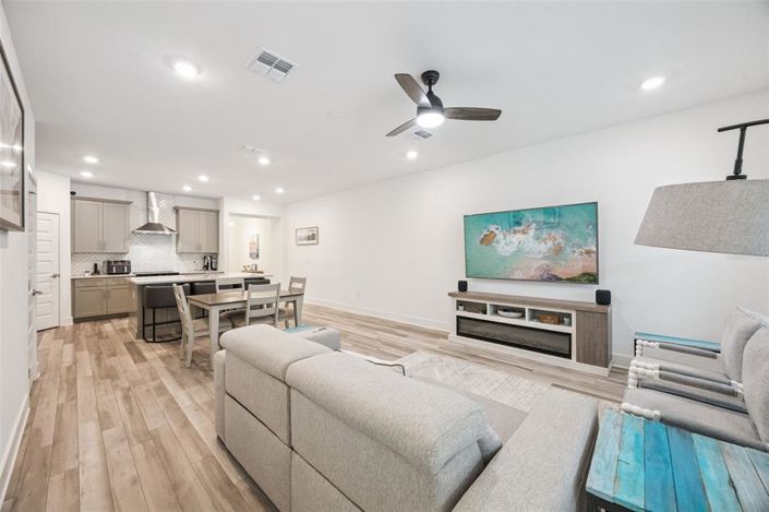 Image No.12-3 Bed Townhouse for sale