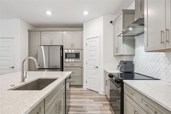 Image No.19-3 Bed Townhouse for sale