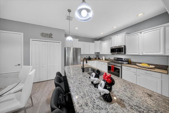 Image No.17-4 Bed House for sale