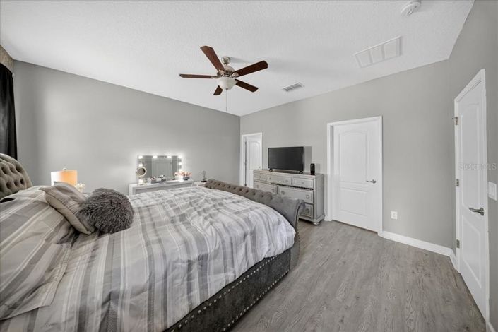 Image No.19-4 Bed House for sale