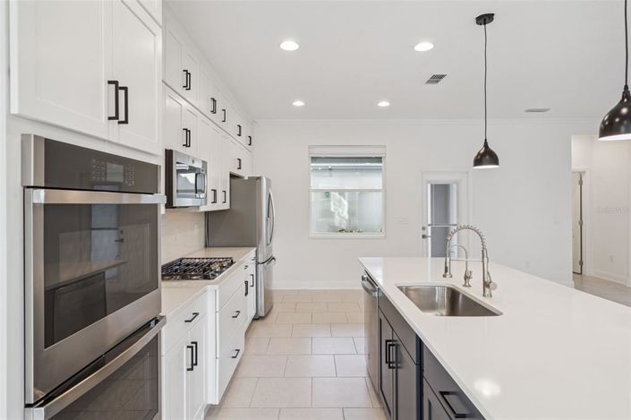 Image No.11-3 Bed House for sale