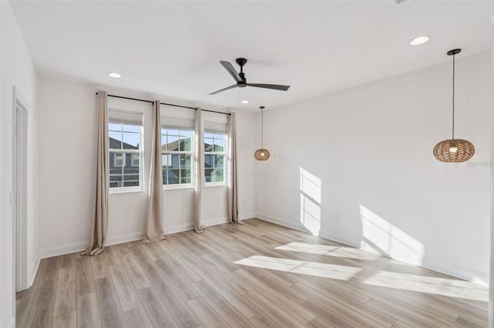 Image No.17-3 Bed House for sale